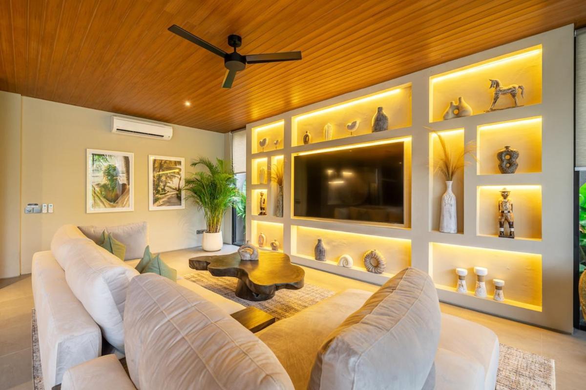 The Plaza 4br With Pool In Bali S Eat Street *