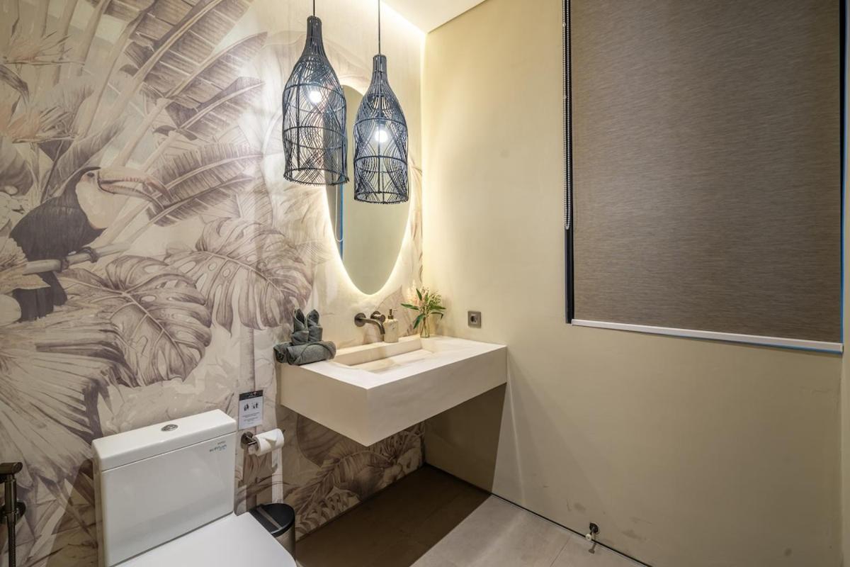 Villa The Plaza 4br With Pool In Bali S Eat Street *