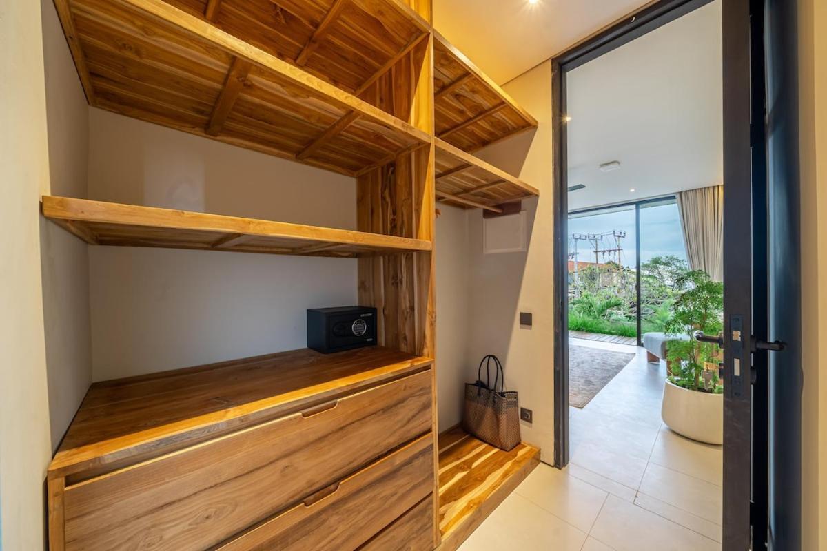 The Plaza 4br With Pool In Bali S Eat Street Villa