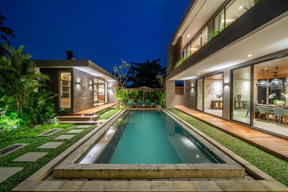 The Plaza 4br With Pool In Bali S Eat Street Villa Seminyak (Bali)