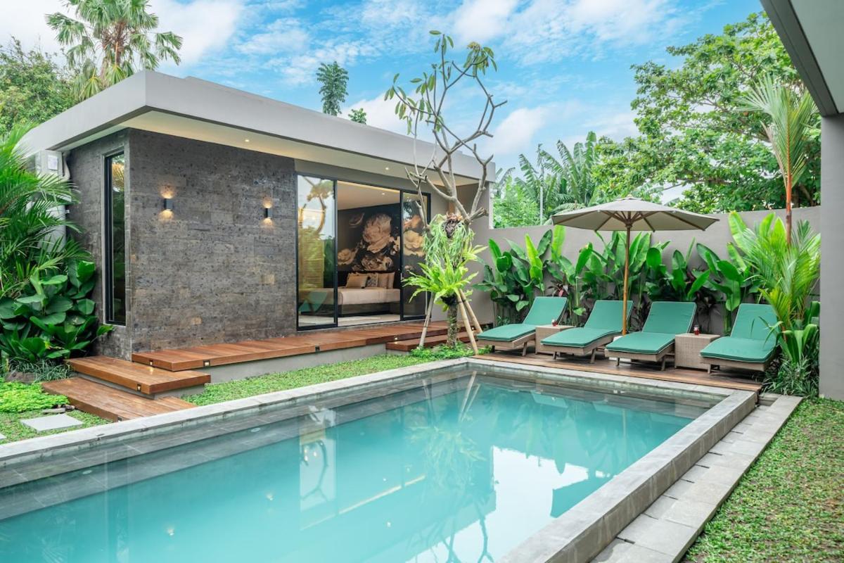 The Plaza 4br With Pool In Bali S Eat Street