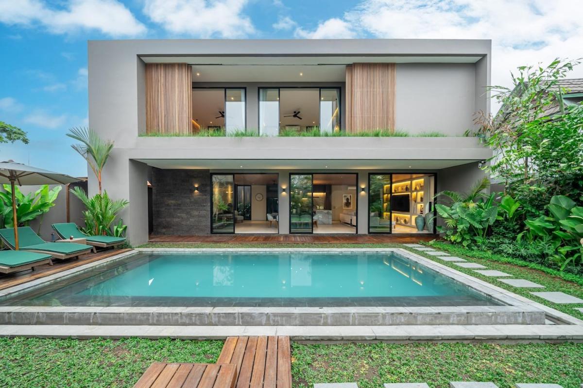 The Plaza 4br With Pool In Bali S Eat Street Villa Seminyak (Bali)